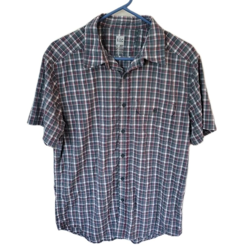 MEC Mountain Equipment Co Mens Button Up Shirt Size M Plaid Gray‎ Red Short Slv